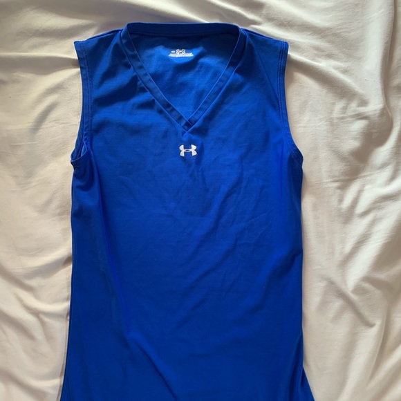 Under Armor workout tee! - Picture 3 of 3